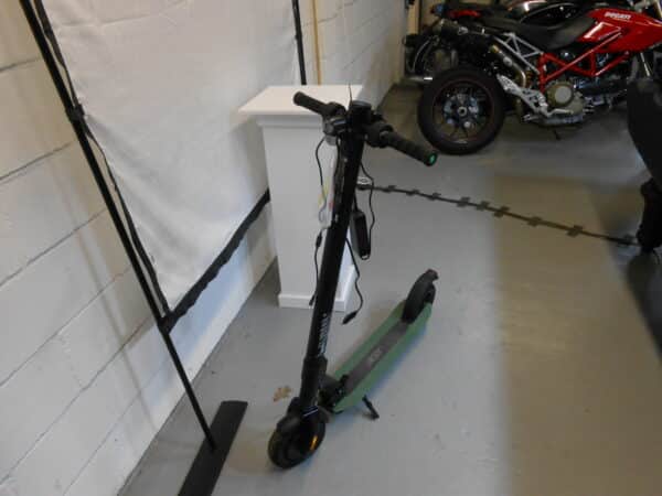 Electrische step van Aces - Afbeelding 2
