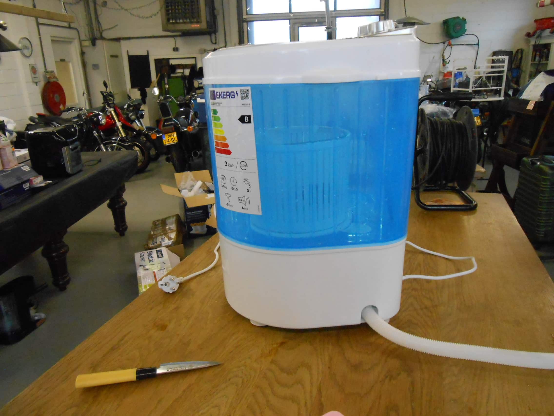 Mini wasmachine voor op de camping