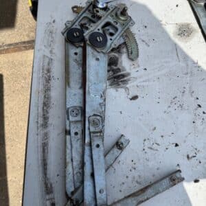 Nissan Patrol 3.3 Raam mechanisme