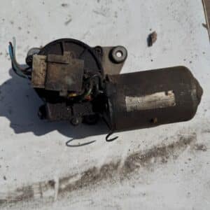 Nissan Patrol 3.3 Ruitenwissermotor